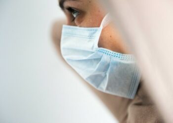 Máscara obrigatória nas unidades de saúde de Leiria para travar vírus respiratórios