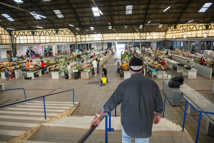 Mercado Municipal da Nazaré transferido provisoriamente para o Centro Cultural