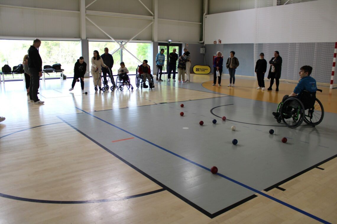 Joelettes, carro à vela, basquetebol em cadeira de rodas e parabadminton na VI Mostra do Desporto Adaptado