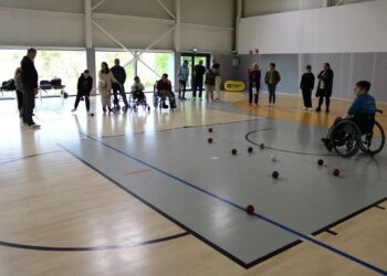 Joelettes, carro à vela, basquetebol em cadeira de rodas e parabadminton na VI Mostra do Desporto Adaptado