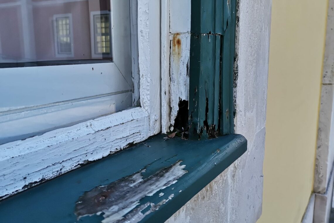 Edifícios municipais de elevado valor estão a meter água na Marinha Grande