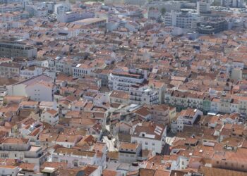 Nazaré. Considerada nula aprovação de regulamento que abrange 1.654 alojamentos locais