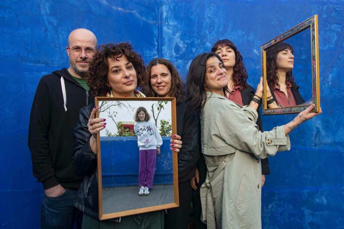 É teatro, é um jogo e é a estreia da companhia Nem Marias Nem Manéis na nova casa: o Café Central