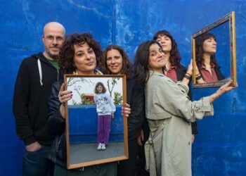 É teatro, é um jogo e é a estreia da companhia Nem Marias Nem Manéis na nova casa: o Café Central