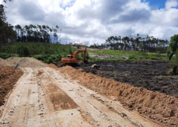 Obra ilegal em Monte Redondo avança em desrespeito a embargo