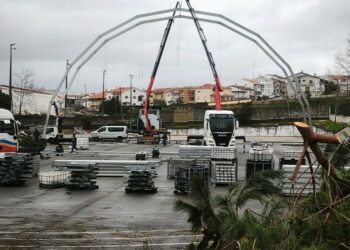 Tenda na escola de Marrazes serve de pavilhão para alunos e clubes