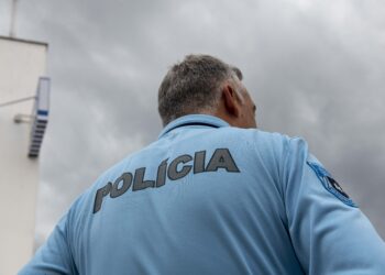 Homem de 85 anos tenta assaltar loja encapuzado em Alcobaça