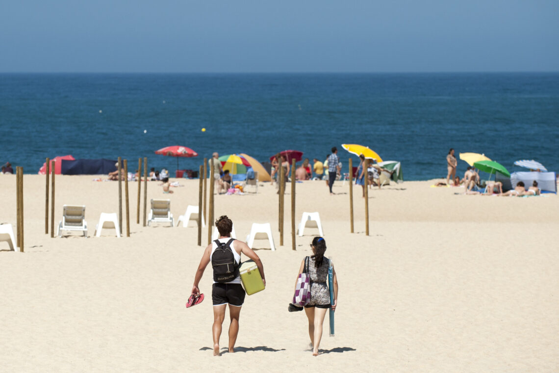 Já é possível ir a banhos na Praia da Nazaré