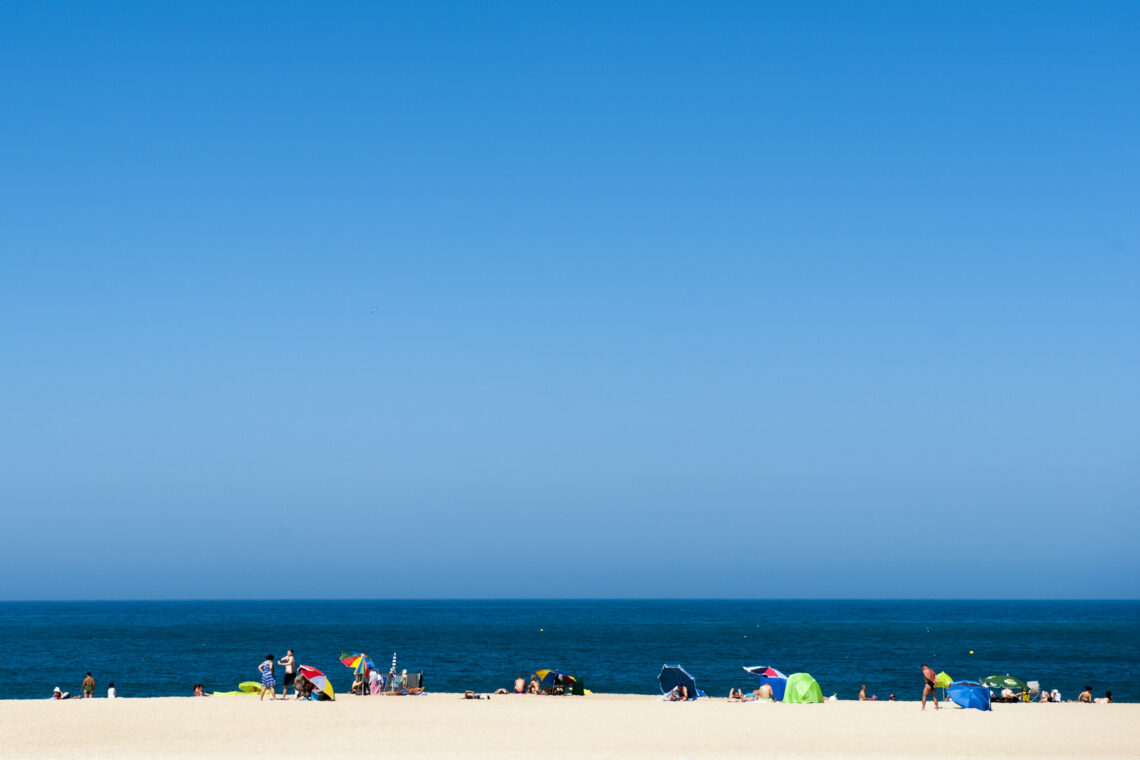 Município da Nazaré garante que não houve qualquer descarga no mar que contaminasse a água da praia