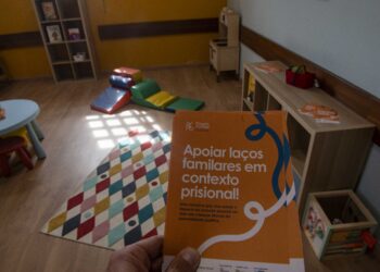 Prisão de Leiria tem projecto para ajudar jovens reclusos a serem melhores pais