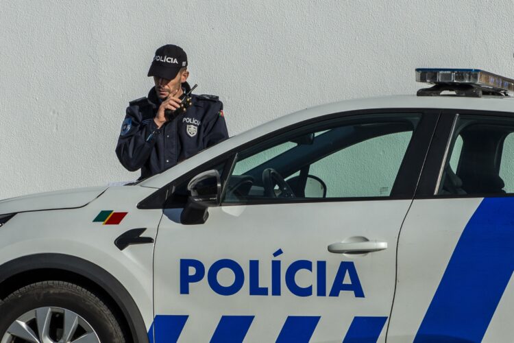 Desobedeceu a ordem de paragem e acabou detido por três crimes em Caldas da Rainha
