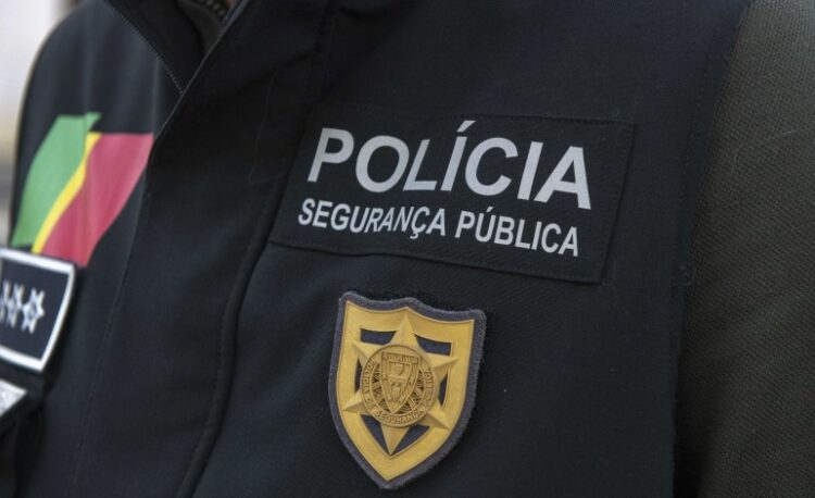 Violência doméstica: Chefe da PSP vai a julgamento por 14 crimes