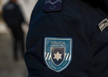 Identificado em Leiria arrumador de carros que ameaçava cidadãos com x-ato