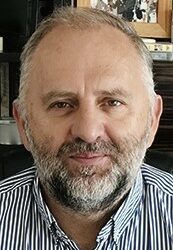 Entre teoria e prática: o que ainda distingue as licenciaturas dos politécnicos e universidades?