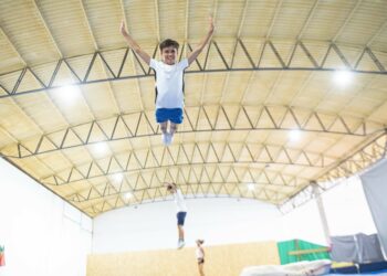 Do sofá para os trampolins, Salvador Luzindro salta entre os melhores