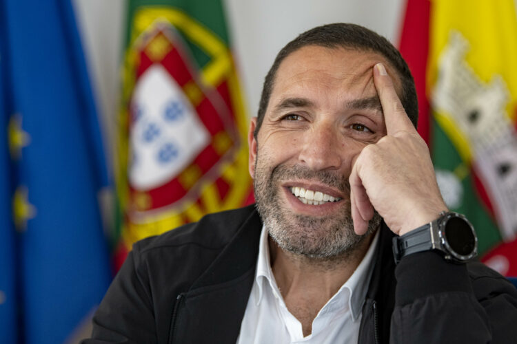 Serafim António Silva: “A malha urbana em redor da Nazaré deve ser bloqueada ao AL”