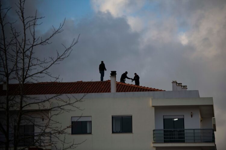 Leiria quer contratar empresas para reparação de telhados