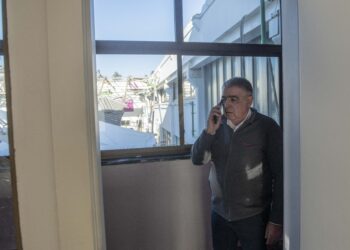 Inundada e às escuras, a TJ Moldes cumpriu encomenda da Porsche com organização, frango e carne à alentejana