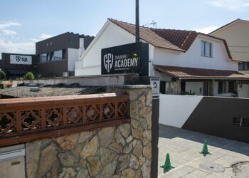 Tribunal de Leiria condena homem que invadiu ginásio devido a barulho
