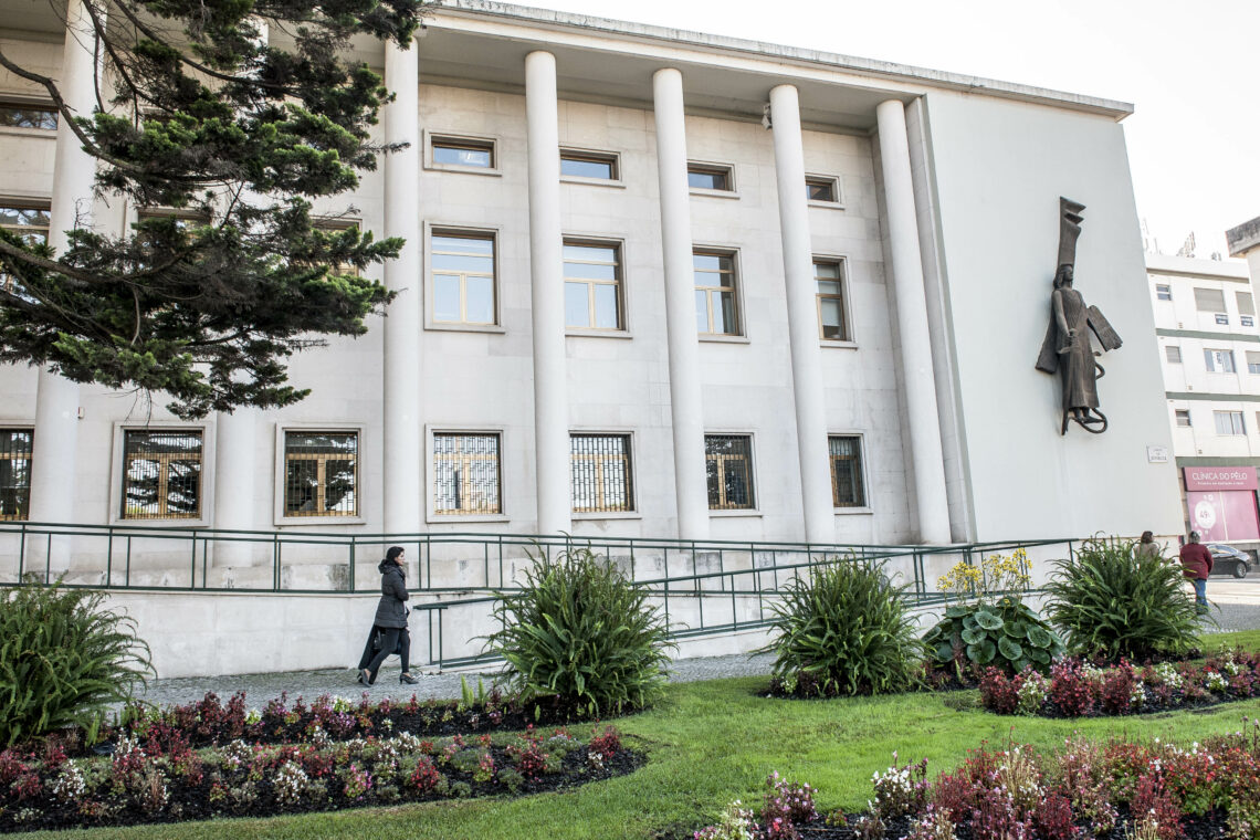 Ministério Público pede pena de prisão efectiva para  homem matou amigo a tiro na Nazaré
