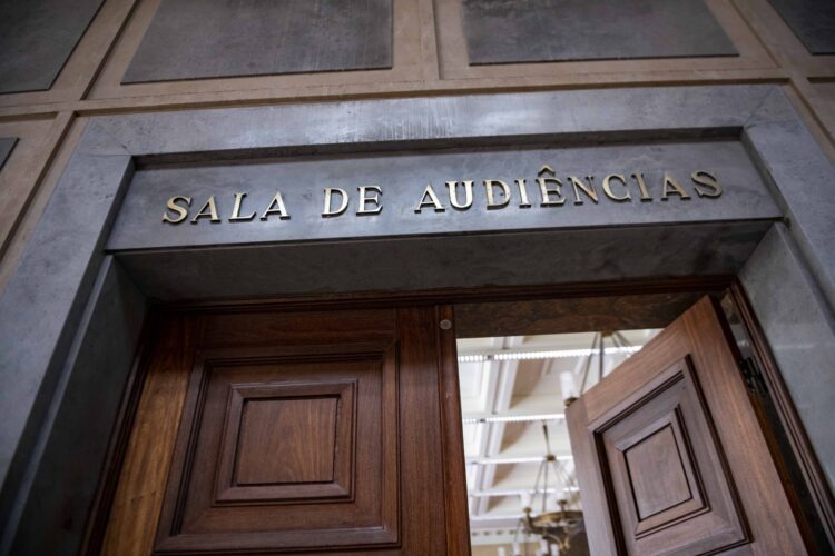 Dois homens julgados em Leiria por tráfico de droga avaliada em mais de 200 ME