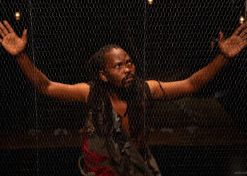 Teatro da Rainha estreia Um Estranho Corpo dá ao Palco