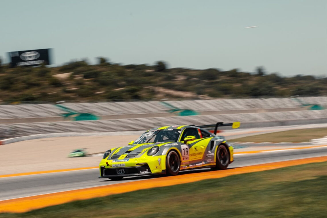 Henrique Cruz abandona Porsche Sprint Challenge Ibérica após batida numa barreira de protecção