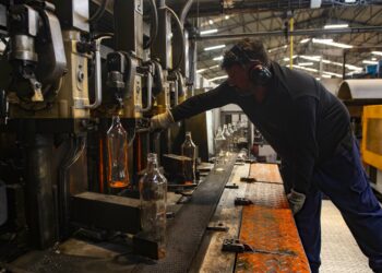 Guerra faz disparar preço do gás e traz factura pesada para o sector do vidro