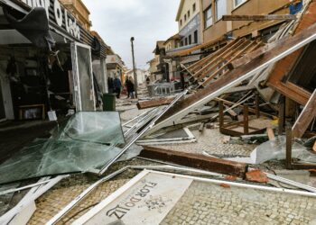 Município da Marinha Grande suspende proibição de obras no Verão para recuperar estragos da tempestade