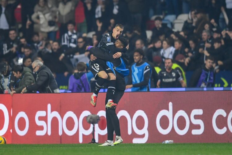 Taça da Liga: Vitória de Guimarães bate rival Sporting de Braga e ergue troféu em Leiria