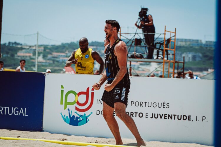 Campeão de andebol de praia decide-se no domingo