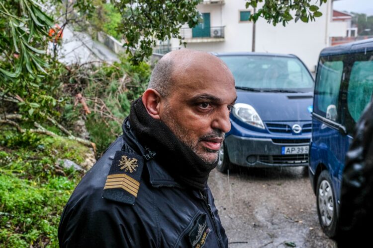 Marinha (com fuzileiros) em Leiria e o 1.º Sargento Caçador volta a casa para ajudar