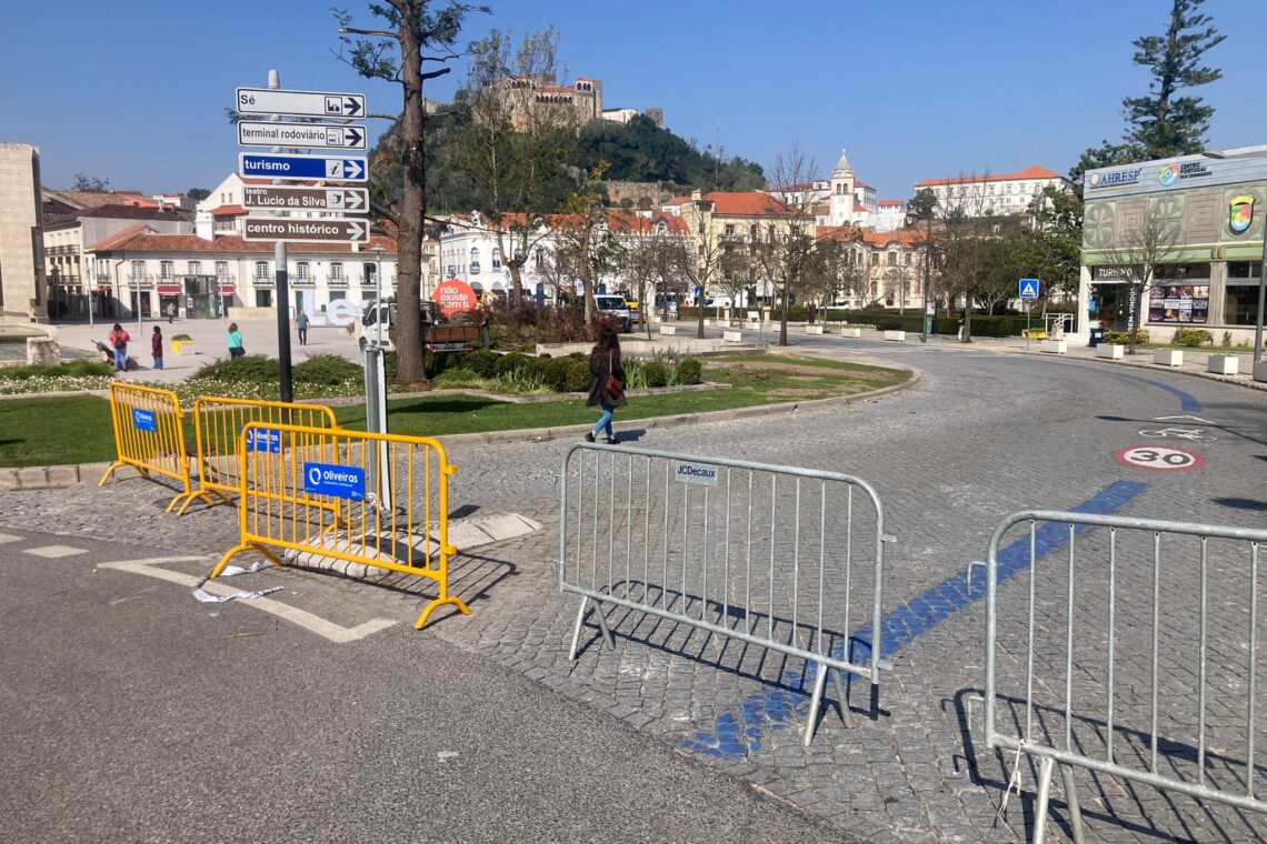 Corte de trânsito no largo 5 de Outubro, em Leiria, mantém-se até domingo