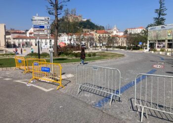 Corte de trânsito no largo 5 de Outubro, em Leiria, mantém-se até domingo