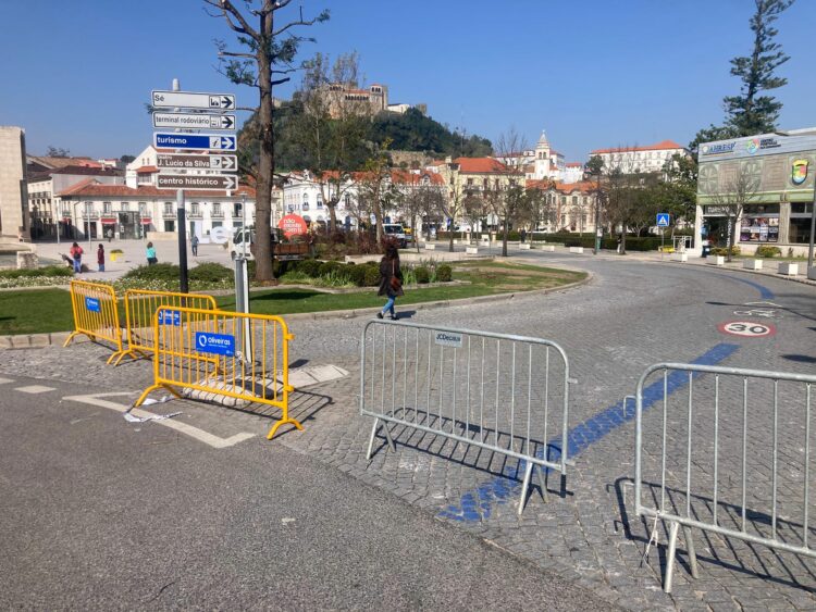 Corte de trânsito no largo 5 de Outubro, em Leiria, mantém-se até domingo