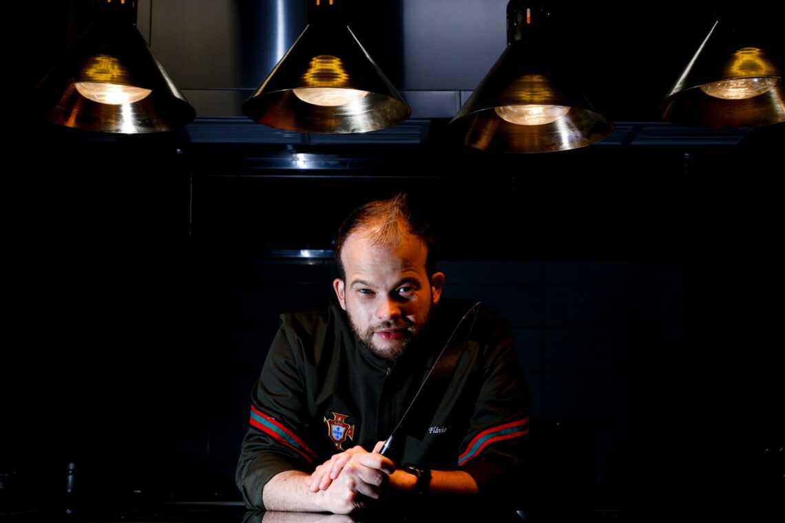 Chef Flávio. Cozinhar para campeões e nutrir resultados fora das quatro linhas