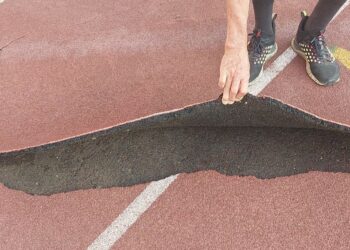 Pista de atletismo de Leiria volta a sofrer danos
