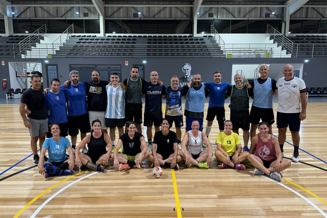 Brincadeira entre antigos andebolistas cria o maior torneio de masters do País