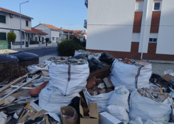 Meses pós-Kristin, amianto ainda é dor de cabeça na Marinha Grande