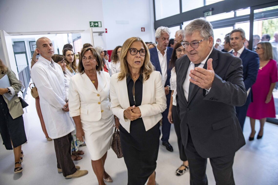 Porto de Mós inaugura obras de centro de saúde e pede mais três médicos