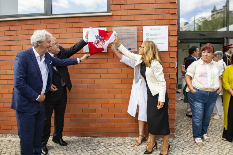 Porto de Mós inaugura obras de centro de saúde e pede mais três médicos