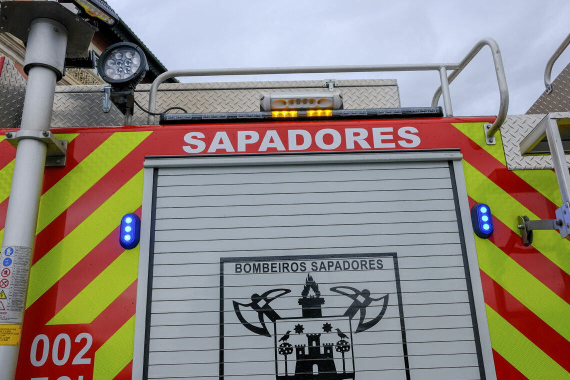 Incêndio deflagra no edifício do bowling em Leiria