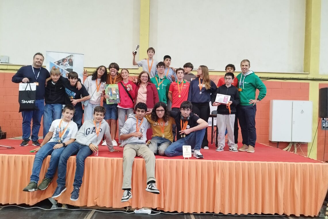 Equipas do Clube de Programação e Robótica do Agrupamento de Escolas Raul Proença vão competir em Porto Rico