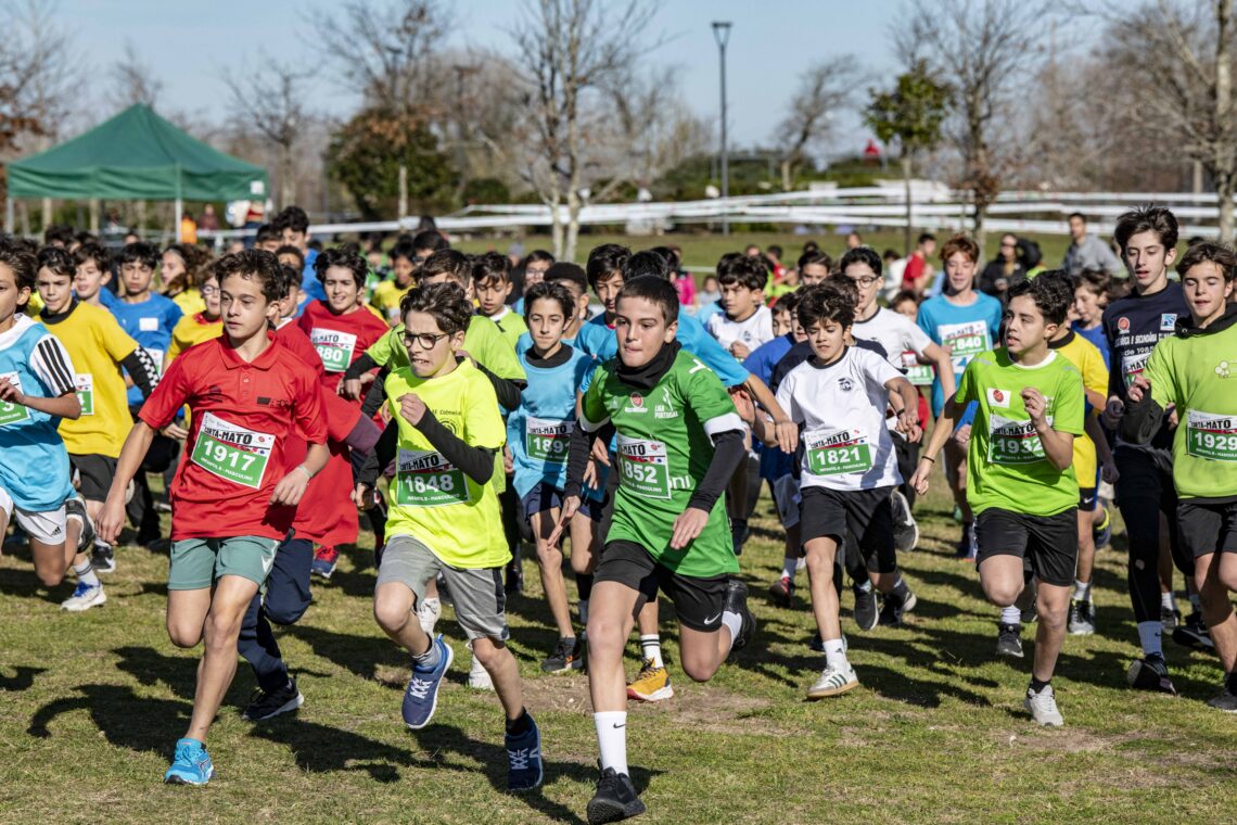 Crianças que praticam desporto fora da escola dormem e comem melhor