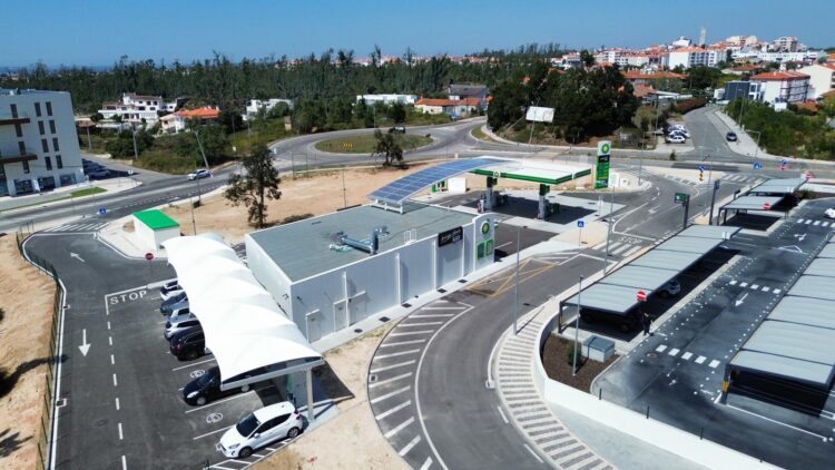 Novo posto de abastecimento e loja nos Pousos