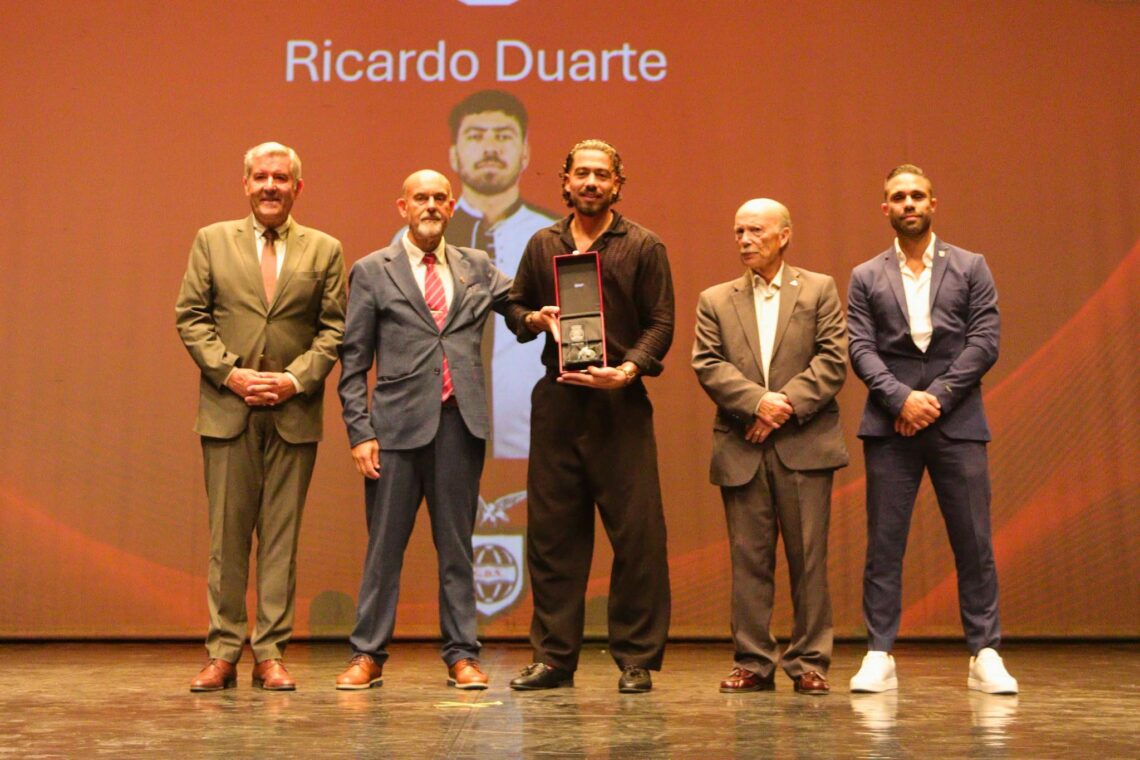 Momento da entrega do prémio a Ricardo Duarte, no último sábado