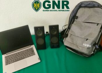 Mulher apanhada pela GNR por furto em residência em Alcobaça