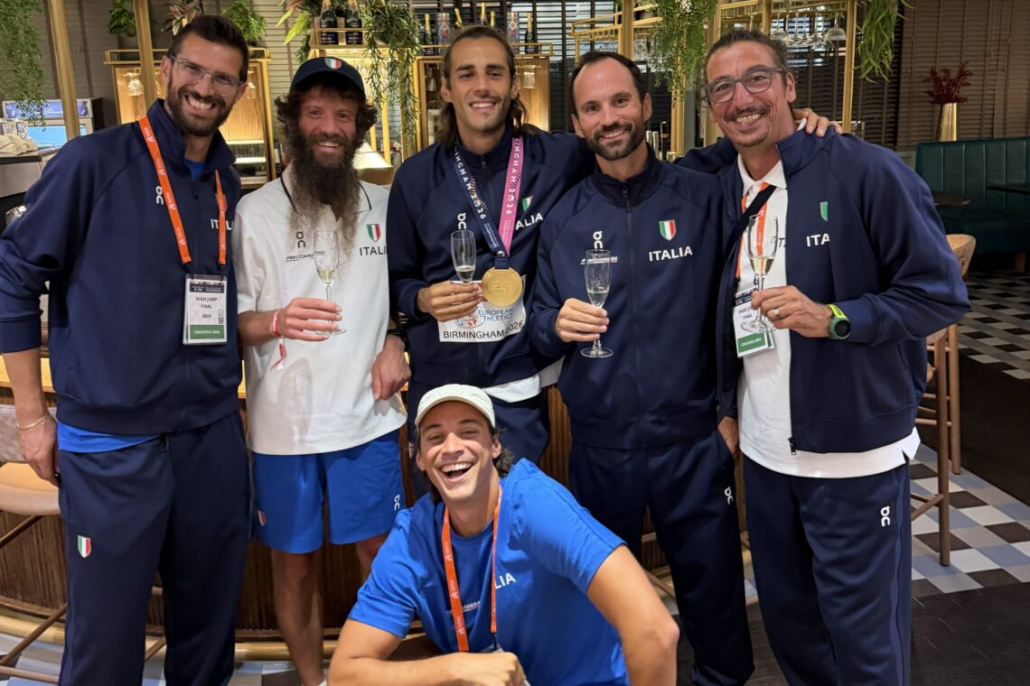 Tiago Gamelas (segundo a contar da direita) na celebração do ouro de Tamberi