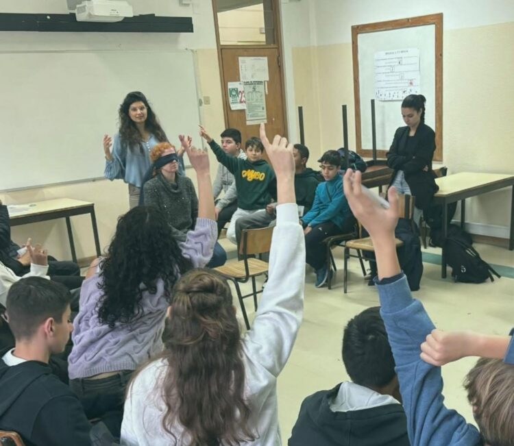 Taxa de sucesso dos alunos do projecto Redes na Escola: Dá o Salto! ronda os 87%