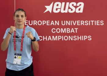 Júlia Dornelas alcançou a medalha de bronze na disciplina K1, na categoria -56 kg.